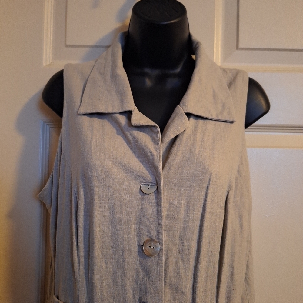 Virgo button-down dress peephole in back size 16